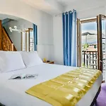 Logis & Restaurant Bergeret Sport מלון 3*