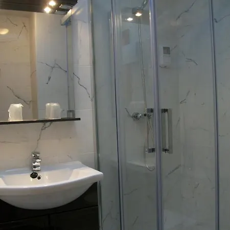 Отель Logis & Restaurant Bergeret Sport 3*